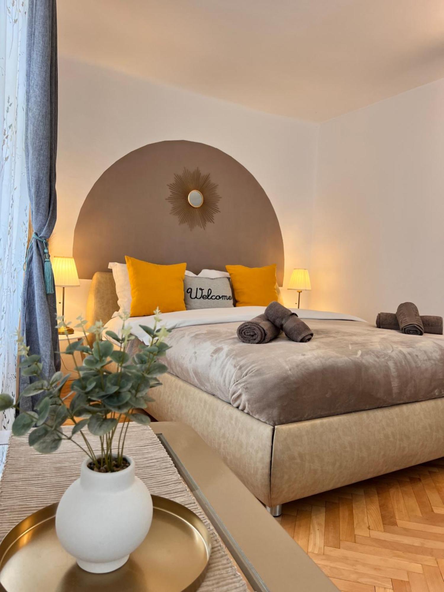 Old Town City Center Apartments Brasov Exterior photo